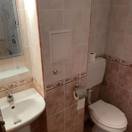 アパート 1 Bed Apt, Close To ラヴダ