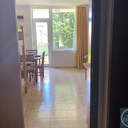 Lejlighed 1 Bed Apt, Close To *