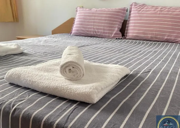 Lejlighed 1 Bed Apt, Close To *