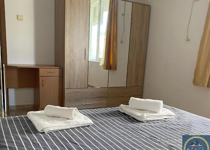 1 Bed Apt, Close To * Ravda