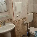 1 Bed Apt, Close To Apartment *