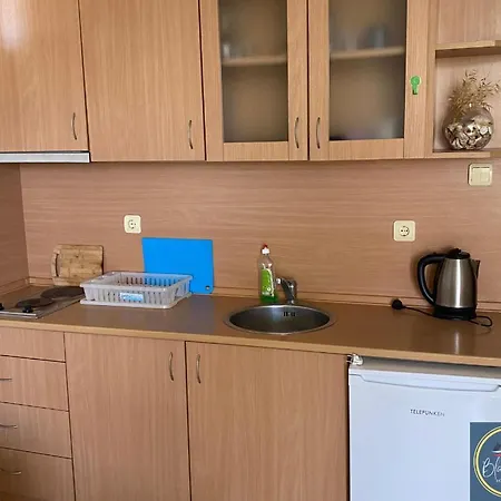 شقة 1 Bed Apt, Close To *