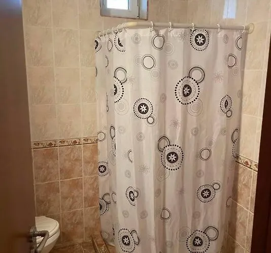 1 Bed Apt, Close To Апартамент Равда