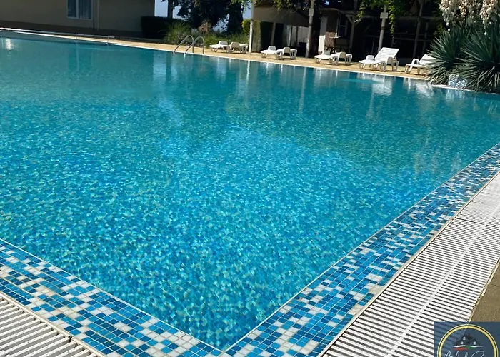 1 Bed Apt, Close To شقة