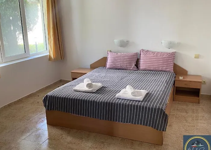 شقة 1 Bed Apt, Close To رافدا
